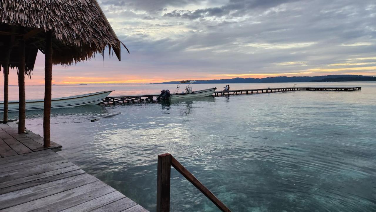 Terimakasih Homestay Pulau Mansuar Exterior foto