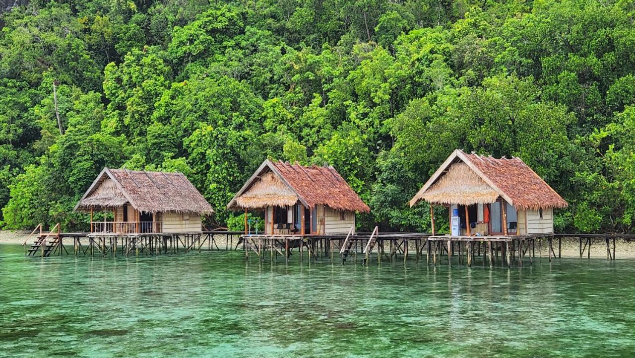 Terimakasih Homestay Pulau Mansuar Exterior foto