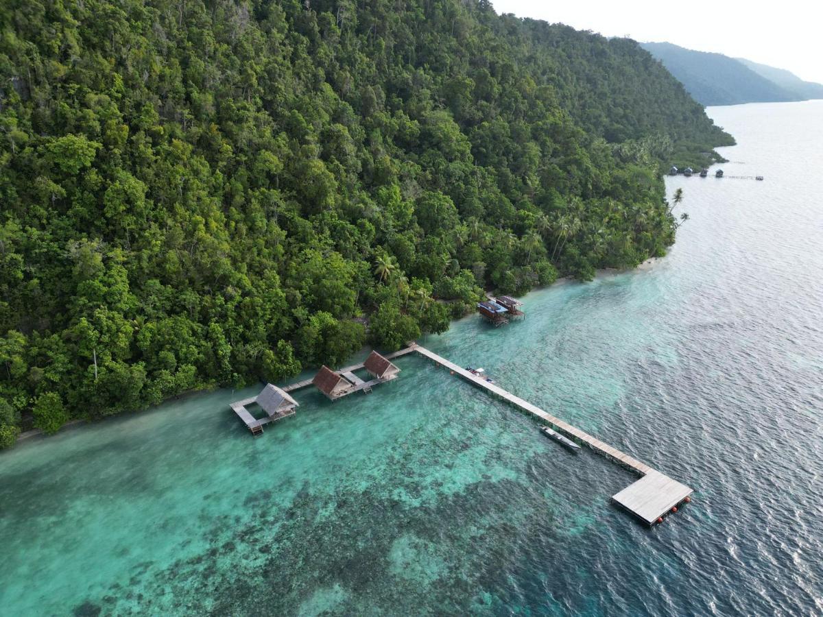 Terimakasih Homestay Pulau Mansuar Exterior foto