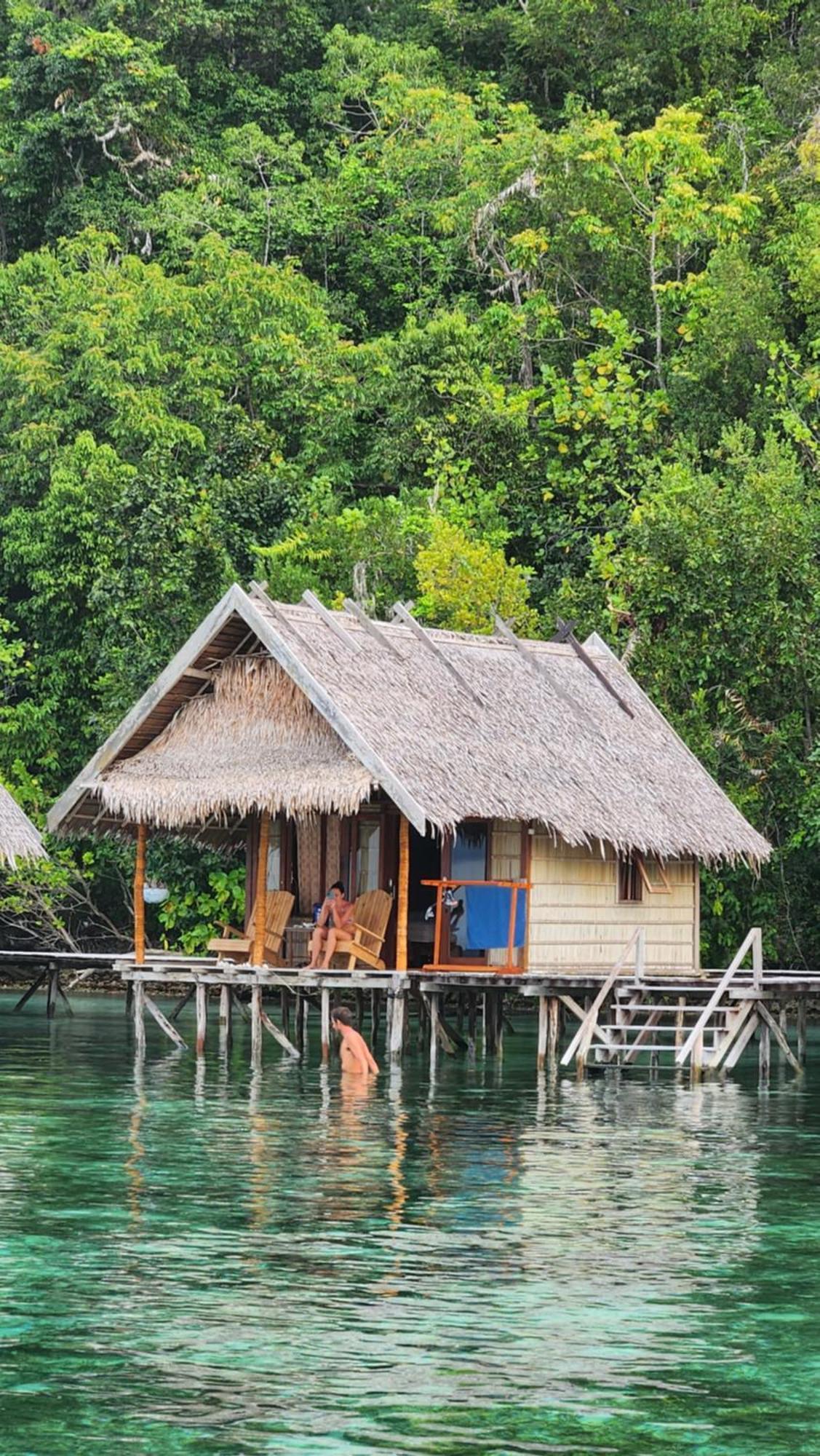 Terimakasih Homestay Pulau Mansuar Exterior foto