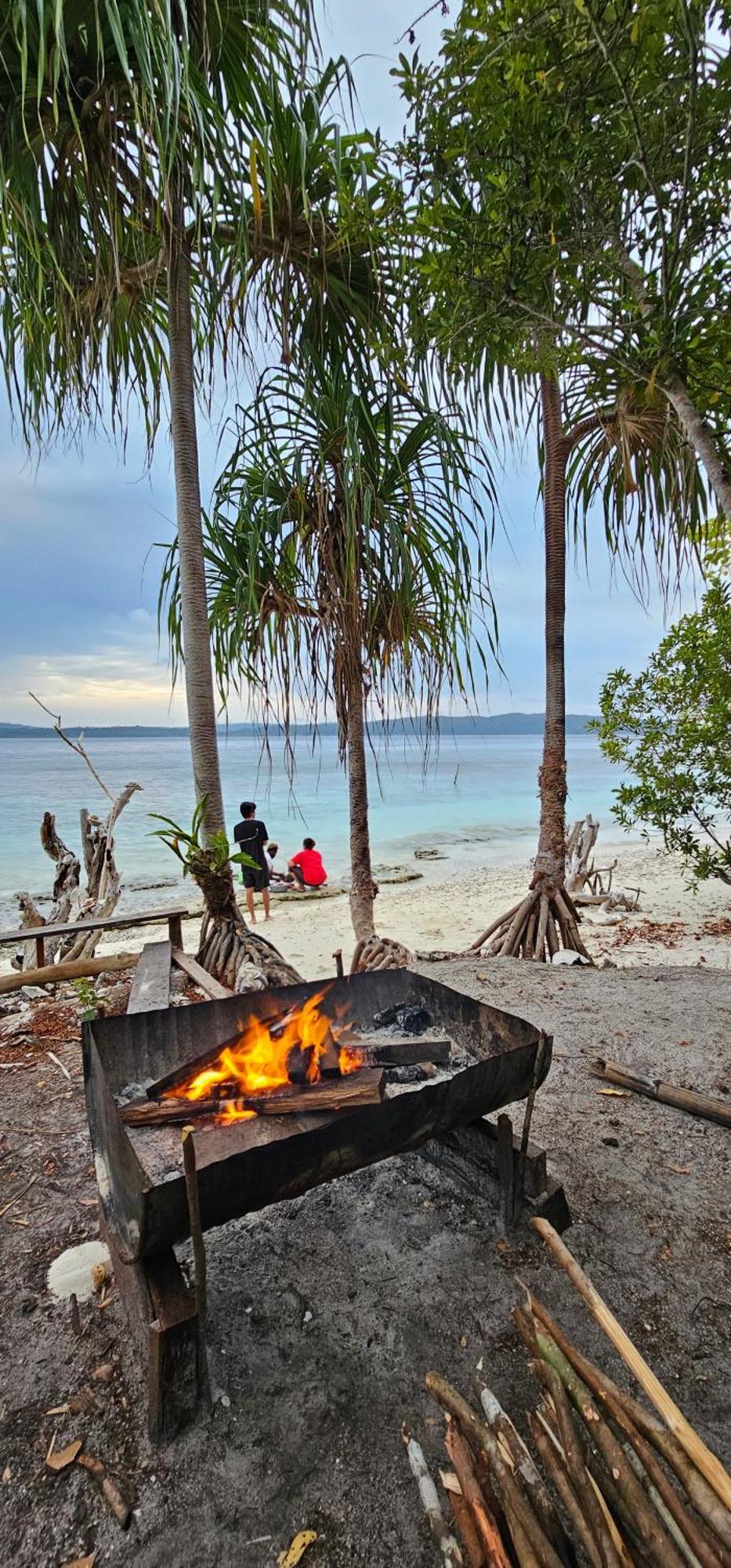 Terimakasih Homestay Pulau Mansuar Exterior foto