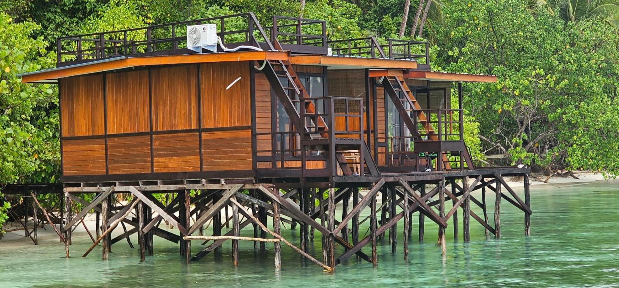 Terimakasih Homestay Pulau Mansuar Exterior foto